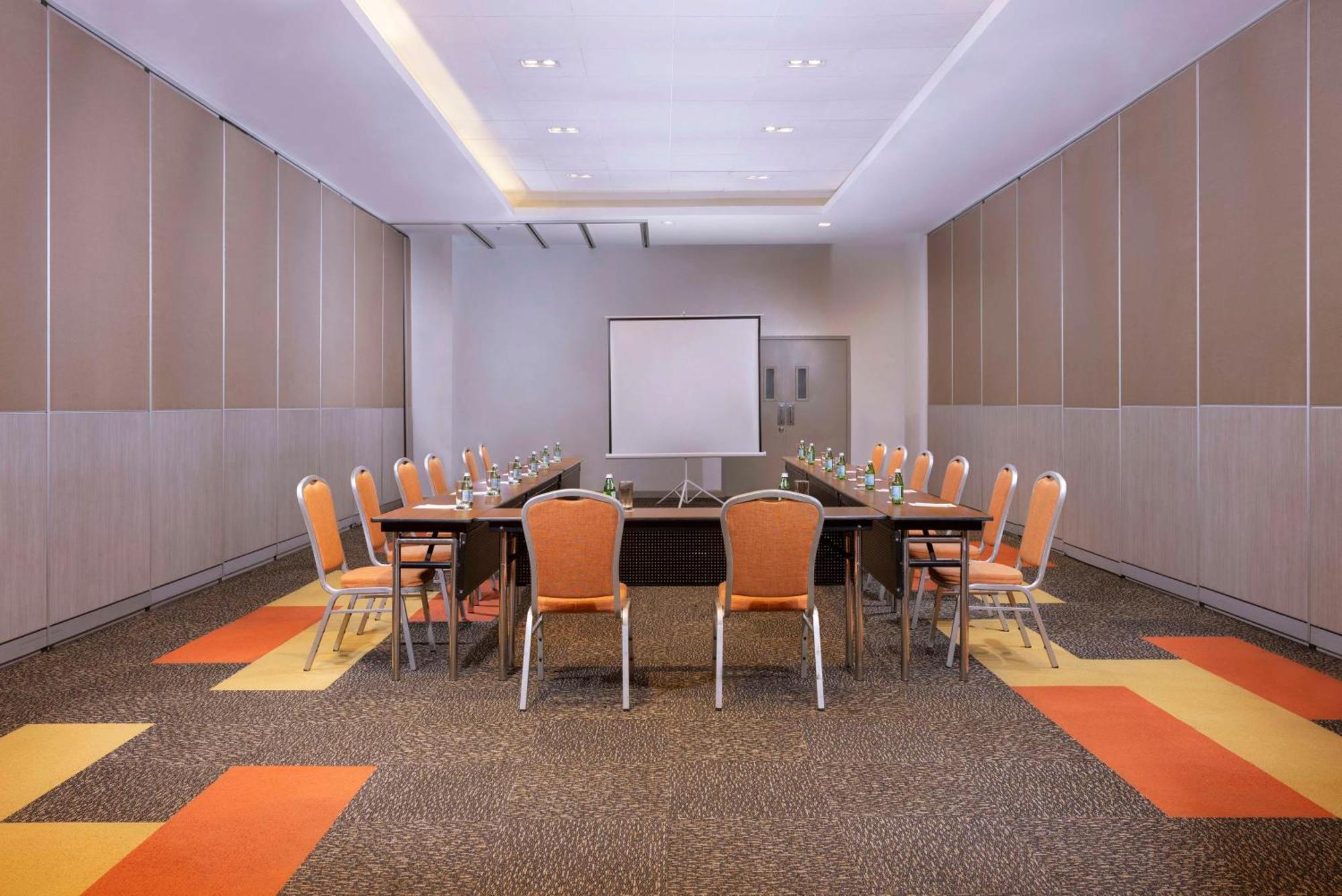 Park Inn By Radisson Iloilo ภายนอก รูปภาพ