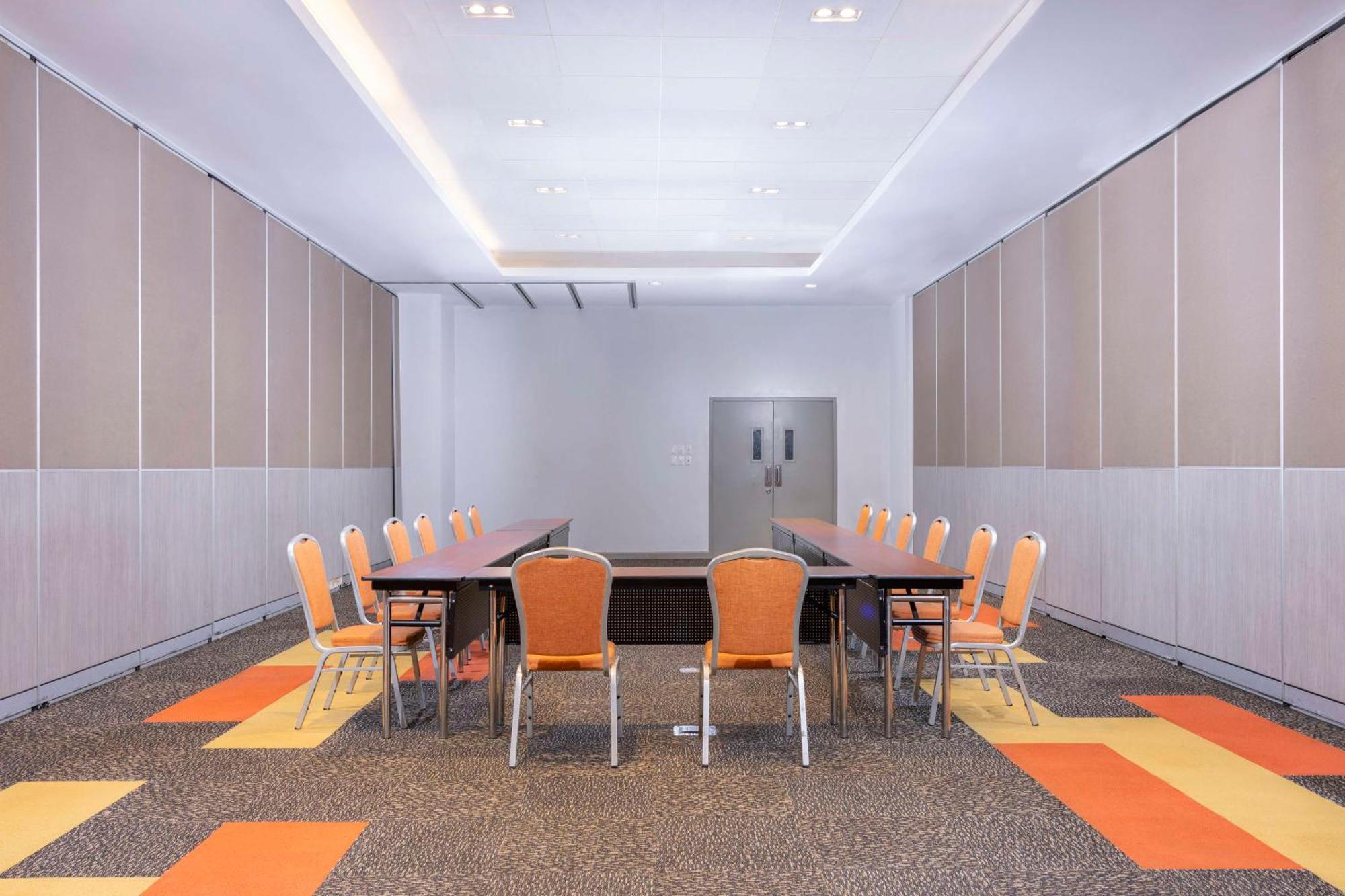 Park Inn By Radisson Iloilo ภายนอก รูปภาพ